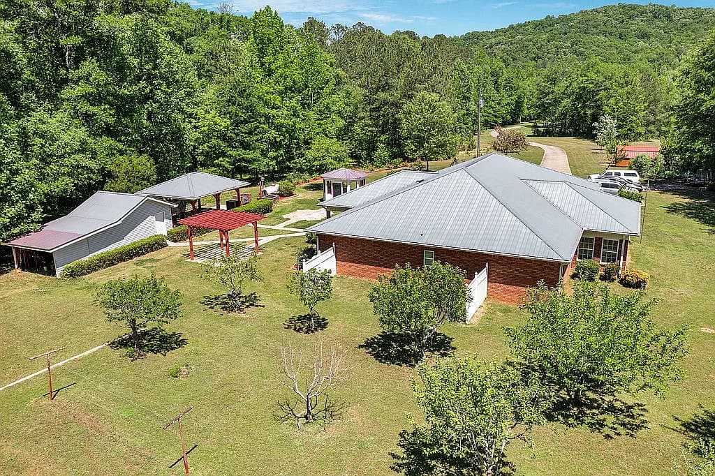 466 Seven Springs Rd — exterior photo