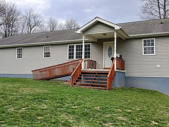 4153 State Route 18 — exterior photo