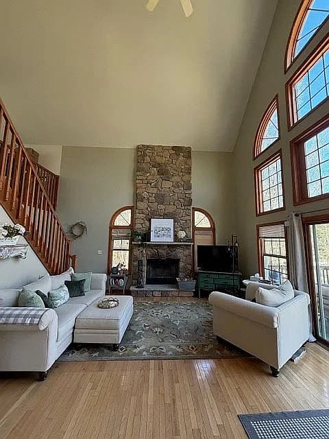 132 Jean Danielson Dr — exterior photo