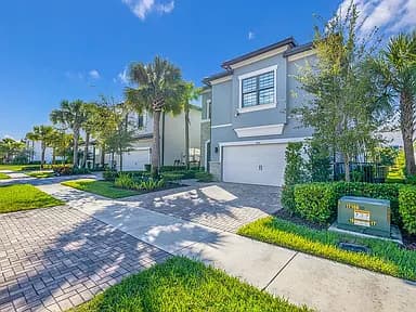 2454 Primrose Pl — exterior photo