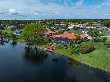 424 Sailboat Cir — exterior photo
