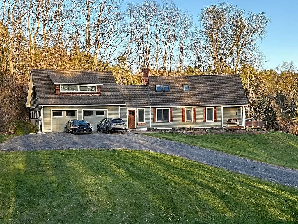 684 Farmer Dr — exterior photo