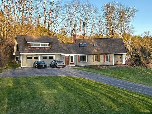 684 Farmer Dr — exterior photo