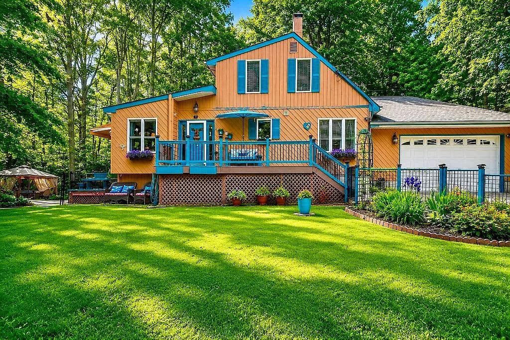 11 Rippling Brook Dr — exterior photo