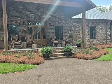 225 Coats Rd — exterior photo