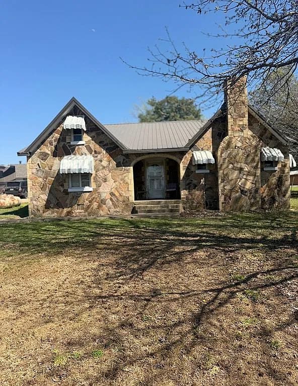 11038 S Wedington Blacktop Rd — exterior photo