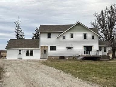 1614 Badger Ave — exterior photo