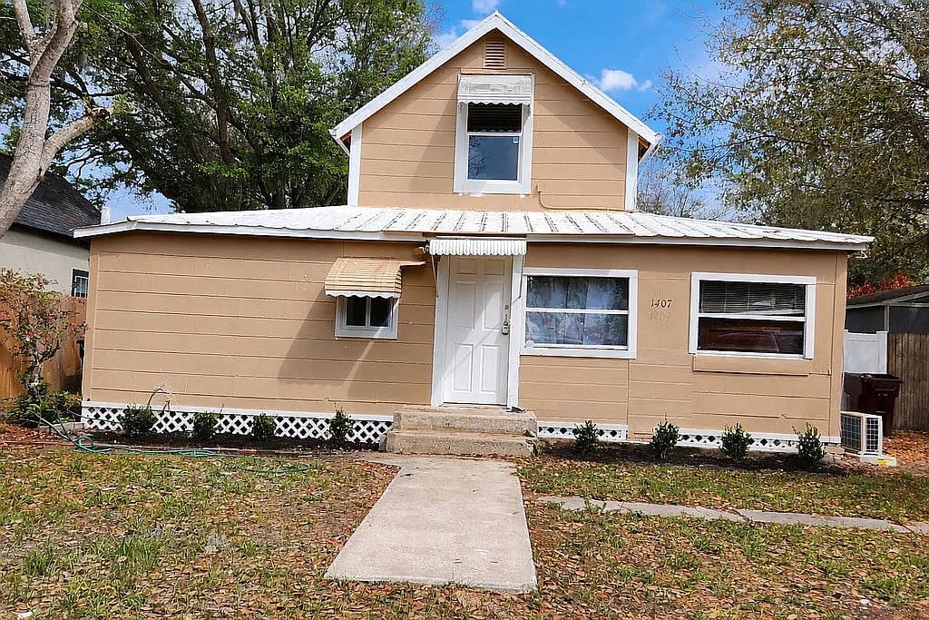1407 Illinois Ave — exterior photo