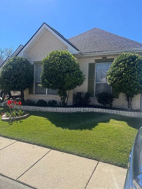 1571 Steeple Chase Ln — exterior photo