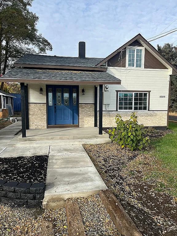 8500 Marion Ave — exterior photo