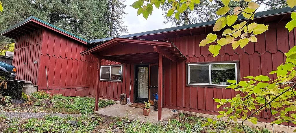 609 Edwards Ave — exterior photo