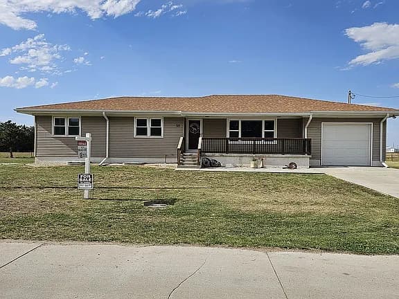515 E Ayres St — exterior photo