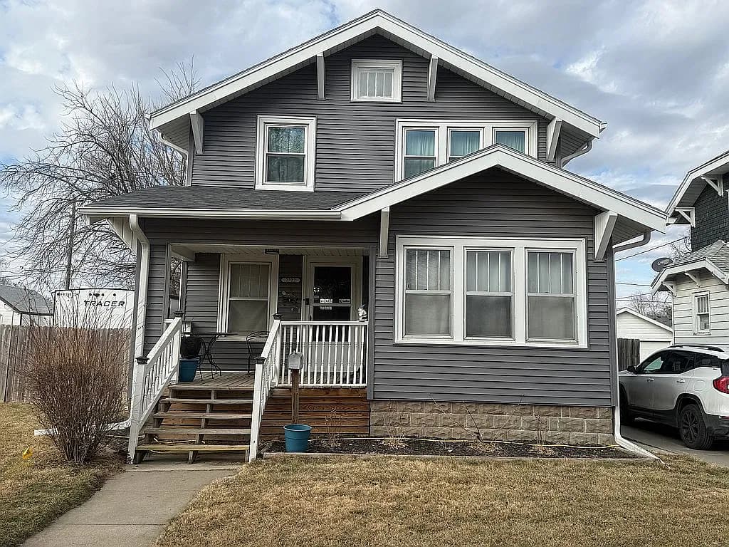 2322 Avenue F — exterior photo