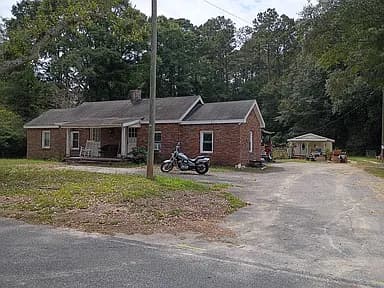92 Smith Rd — exterior photo