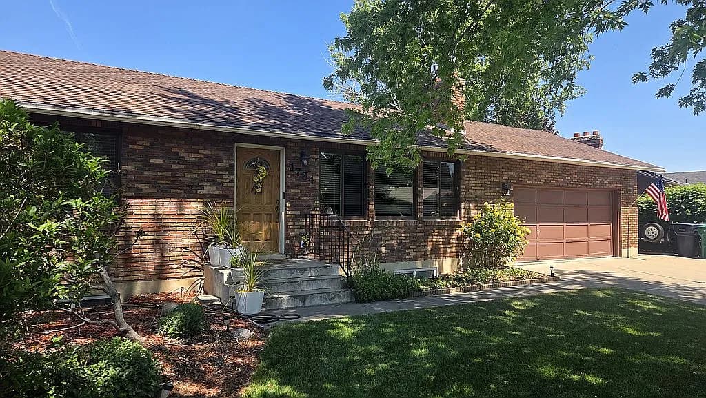 1784 W 4500 S — exterior photo