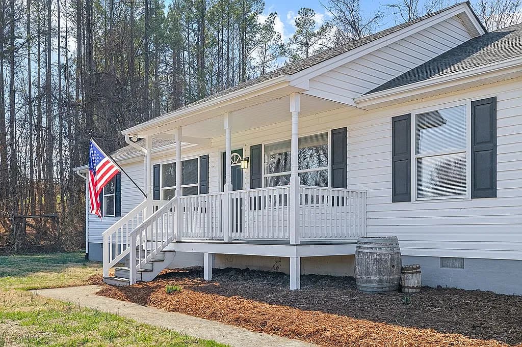 850 Greenwood Rd — exterior photo