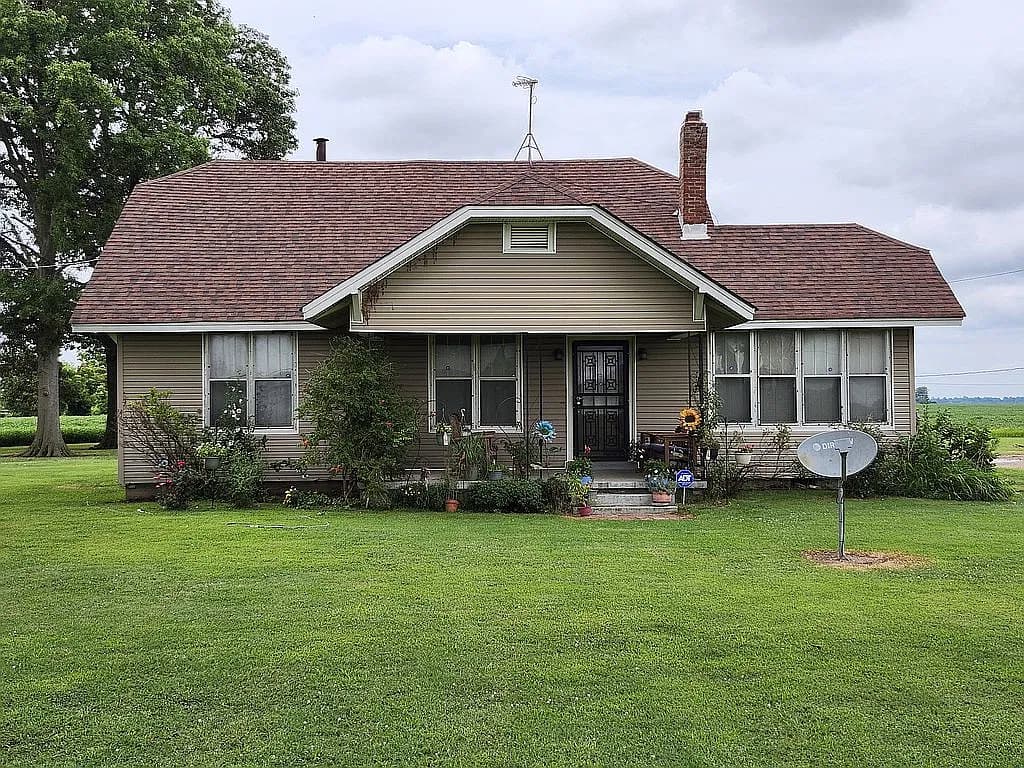 2816 E County Road 378 — exterior photo