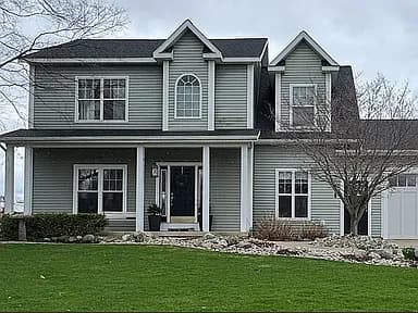 10498 Greystone Dr — exterior photo