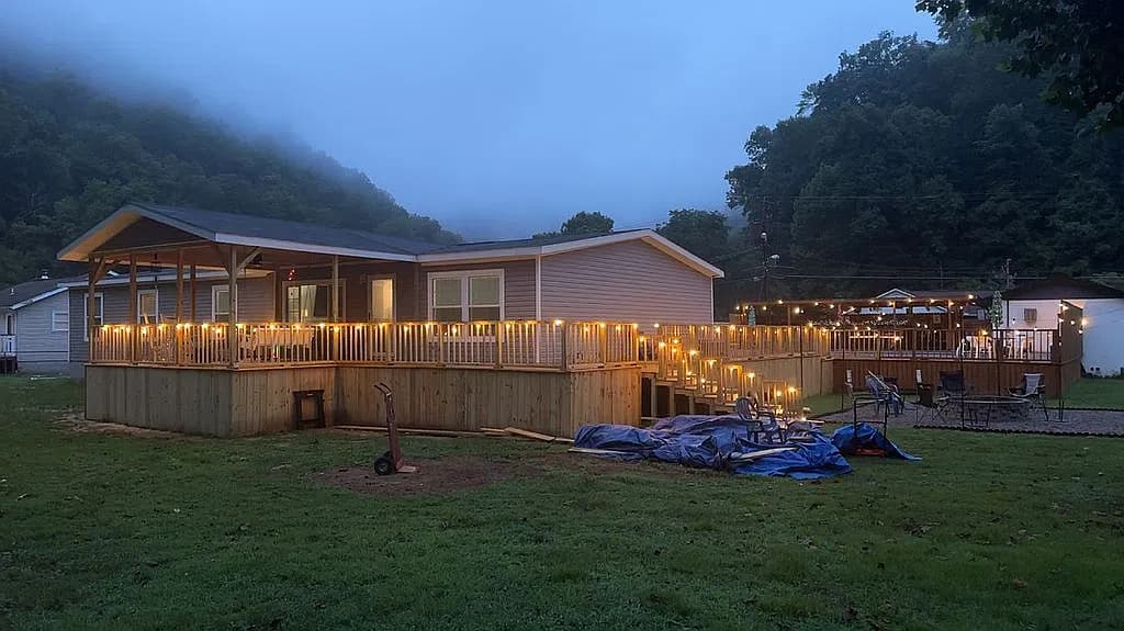 121 Austin Ln — exterior photo