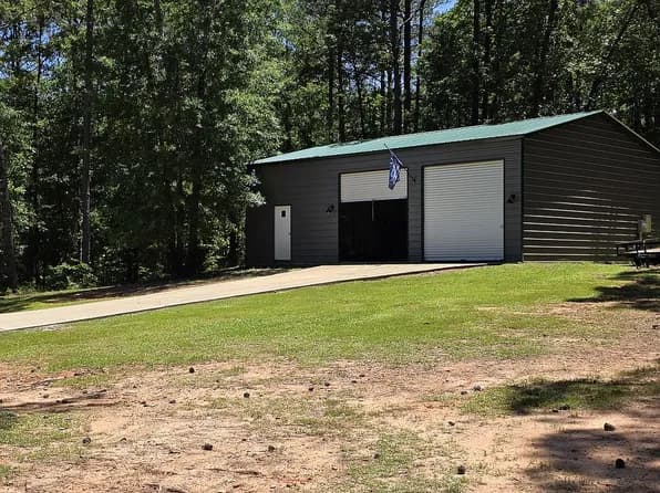 6893 Lee Road 270 — exterior photo