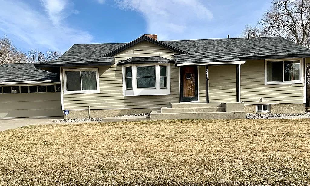 2413 Elizabeth St — exterior photo