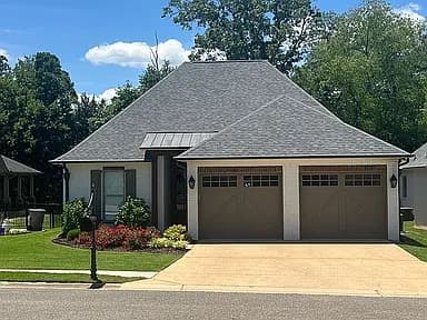 123 McCabe Dr — exterior photo