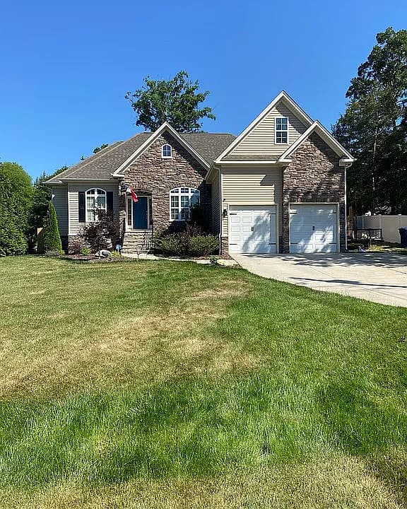 327 Trollinger St — exterior photo