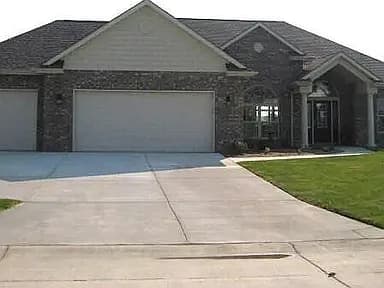 4317 Amesbury Dr — exterior photo
