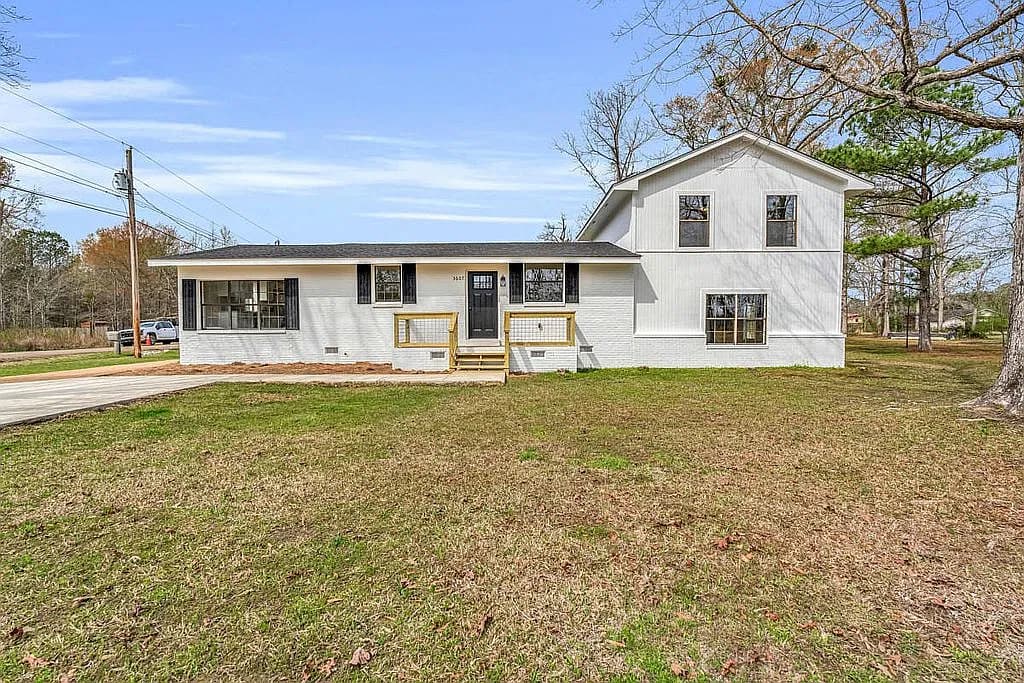 3607 Ridge Rd — exterior photo