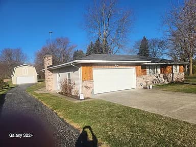 8057 Crabb Rd — exterior photo