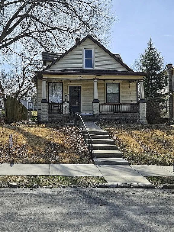 706 Mound St — exterior photo