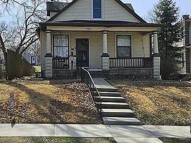 706 Mound St — exterior photo