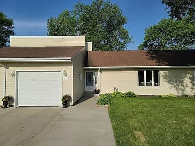 141 Belleville Ct — exterior photo