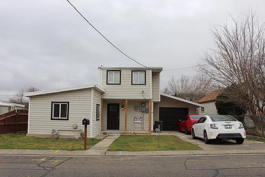 636 W 4th Ave — exterior photo