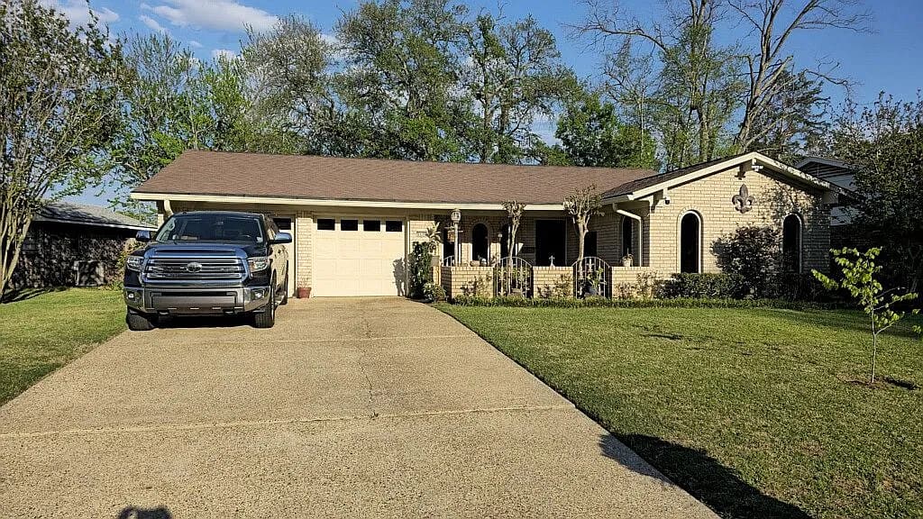 8655 Grover Pl — exterior photo