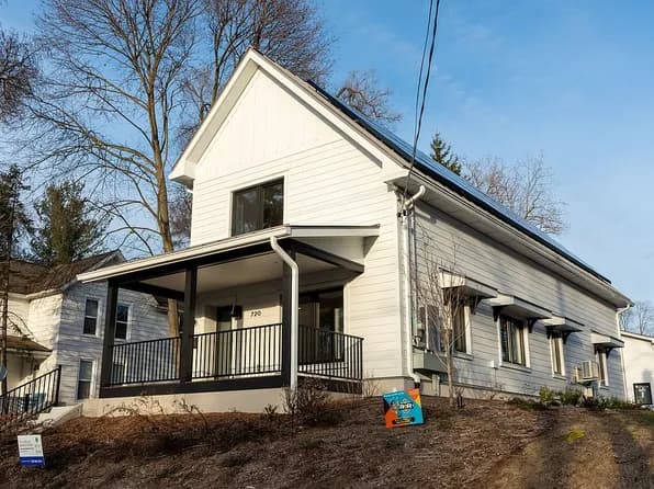 720 Eastern Ave NE — exterior photo