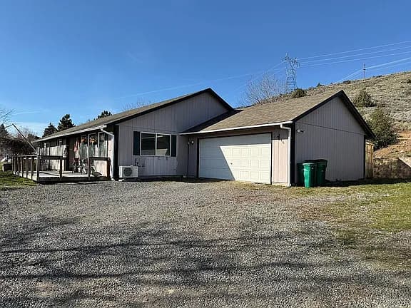 2630 Frontage Rd — exterior photo