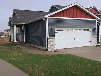 1015 Loren Dr — exterior photo