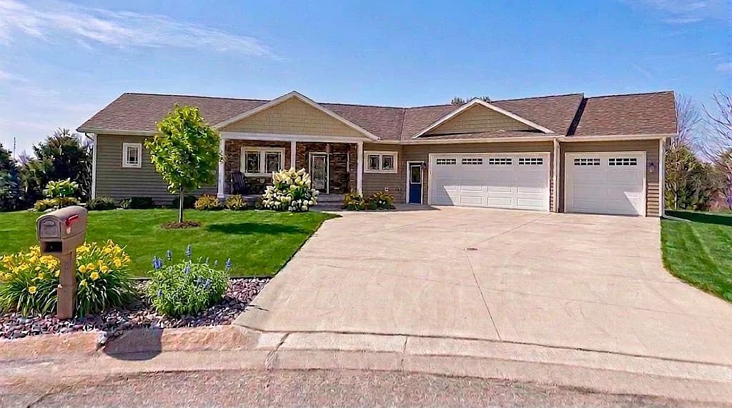 107 Ranchview Ct — exterior photo
