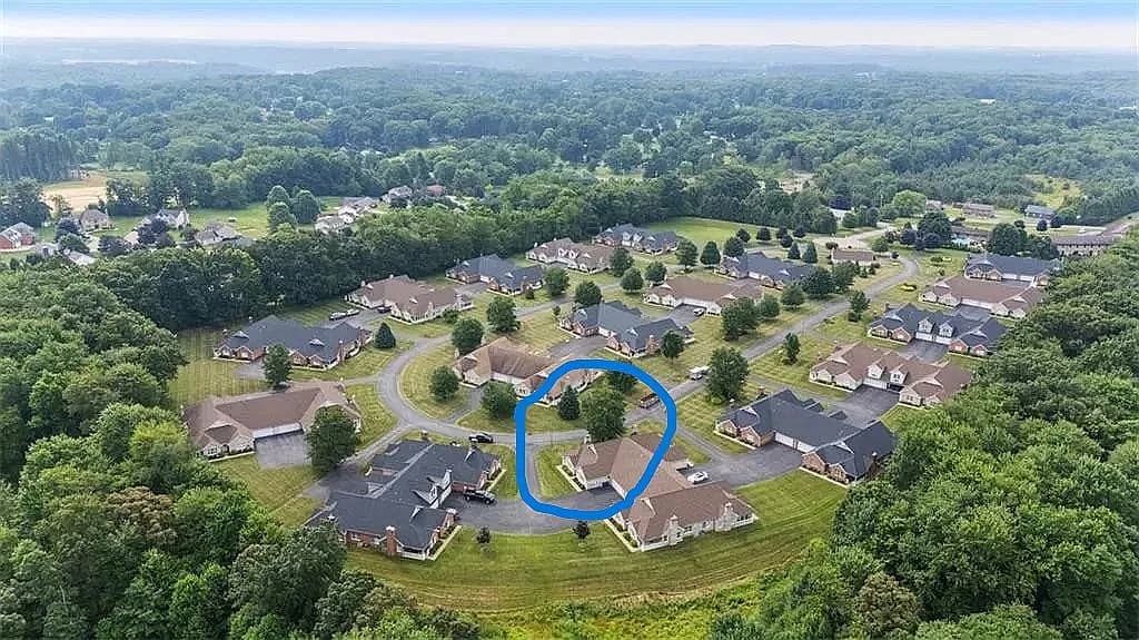 901 Hidden Meadows Cir — exterior photo