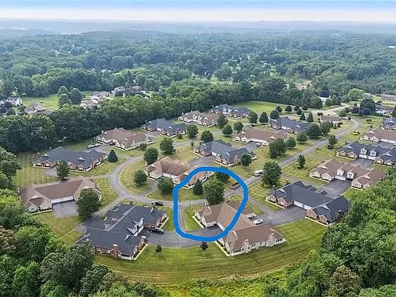 901 Hidden Meadows Cir — exterior photo