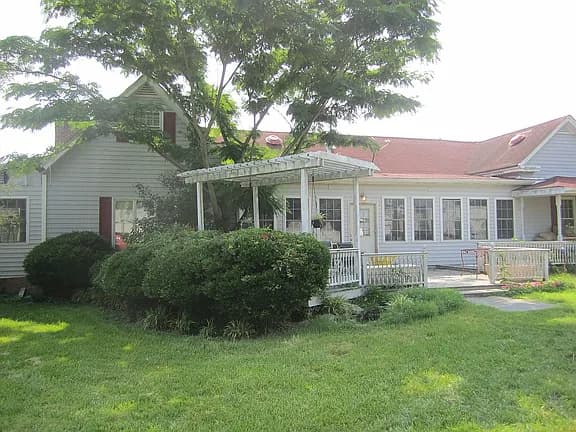 1709 Horton Rd — exterior photo