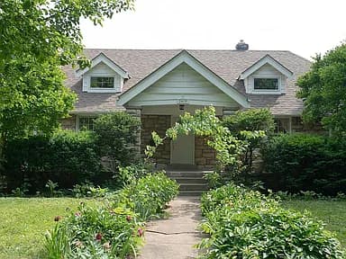 2409 E 73rd St — exterior photo