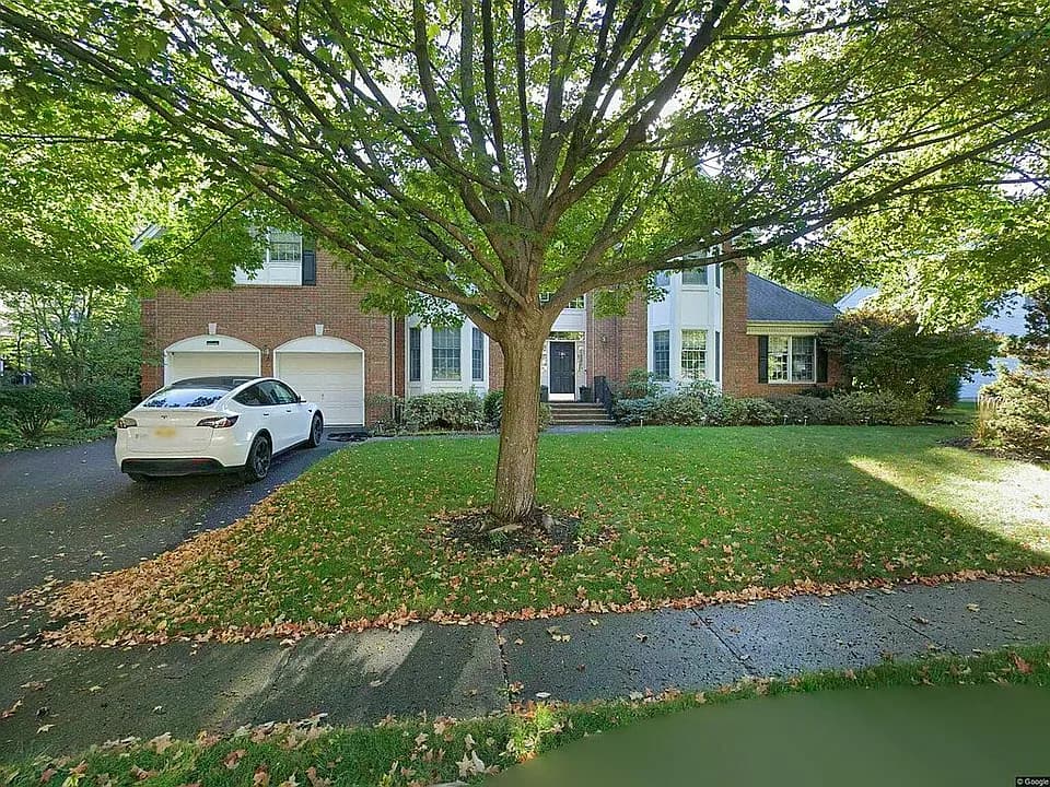 206 Van Buren Dr — exterior photo