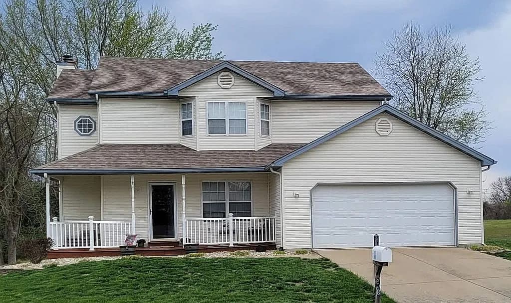 908 Amesbury Ct — exterior photo