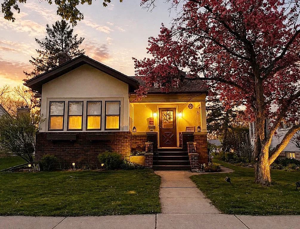 118 Moreland Ave — exterior photo