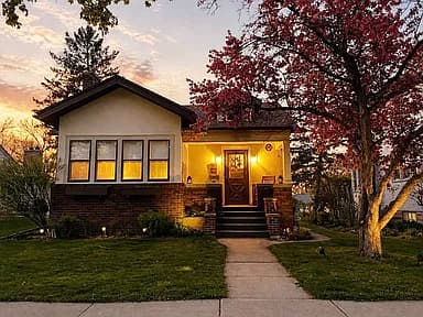 118 Moreland Ave — exterior photo