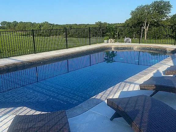 4790 Cliffside Dr — exterior photo