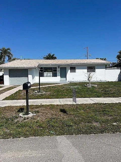 5373 W 10th Ct — exterior photo