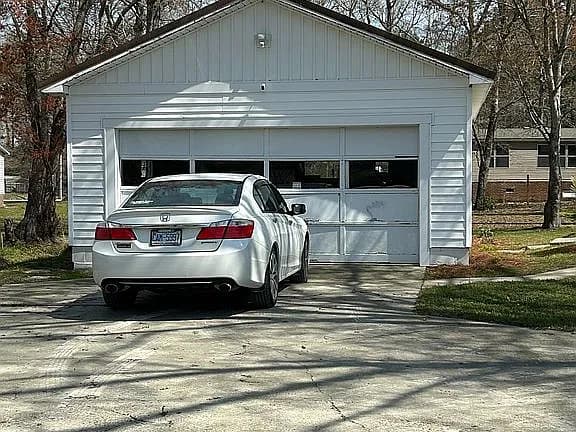 1660 White Duck Ct SW — exterior photo